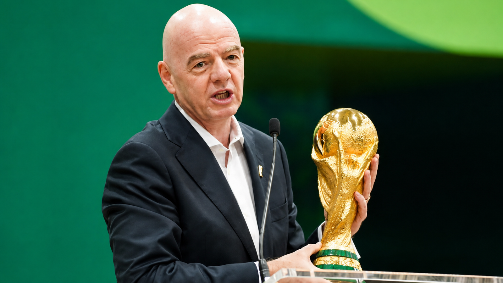 PIALA DUNIA UNTUK DIJUAL